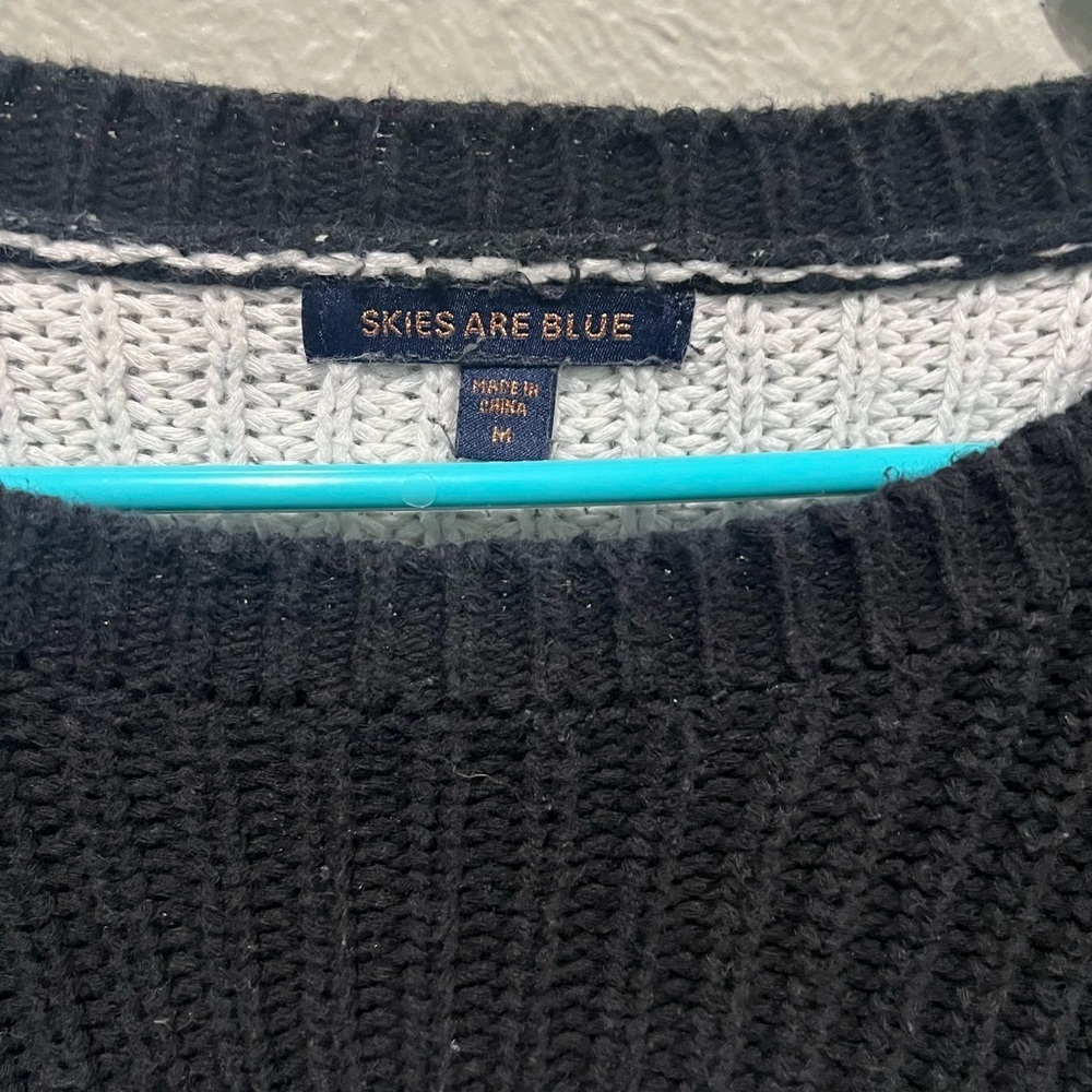 Skies Are Blue Monochrome Crew Neck Sweater Size M Oversized EUC Thick and Warm - Picture 2 of 4